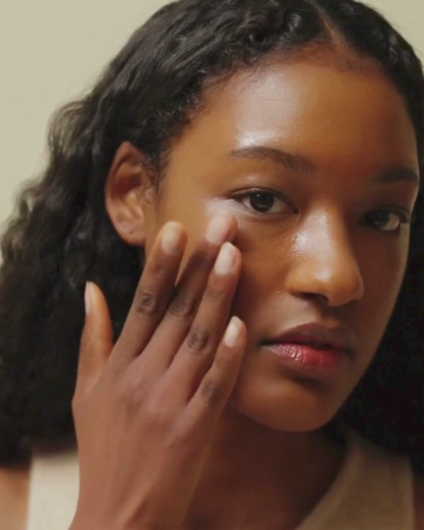 Glow Deep Serum : Rice + Alpha-Arbutin apply on face fallback image